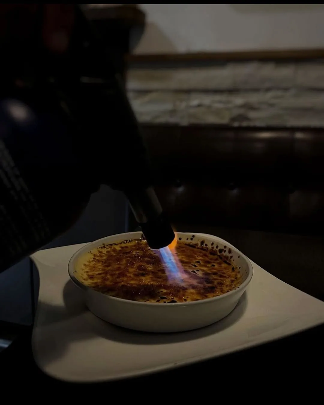 Crème brûlée — Le Petit Gourmet, restaurant français halal Paris 9